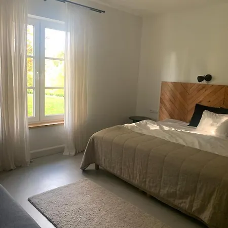 Biala Wstazka Bed & Breakfast 3*