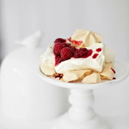 Biala Wstazka 3* Czepino