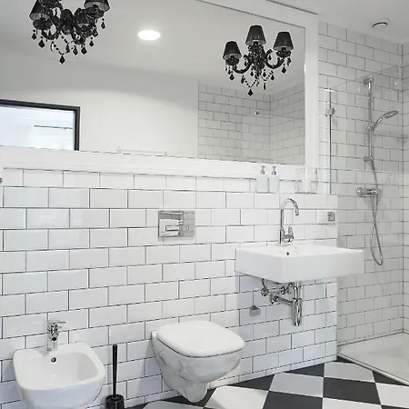 Biala Wstazka 3* Czepino