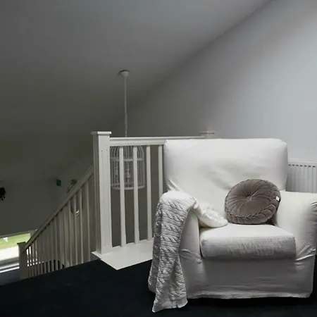 Biala Wstazka 3* Czepino