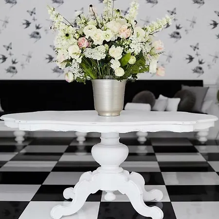 Biala Wstazka 3* Czepino