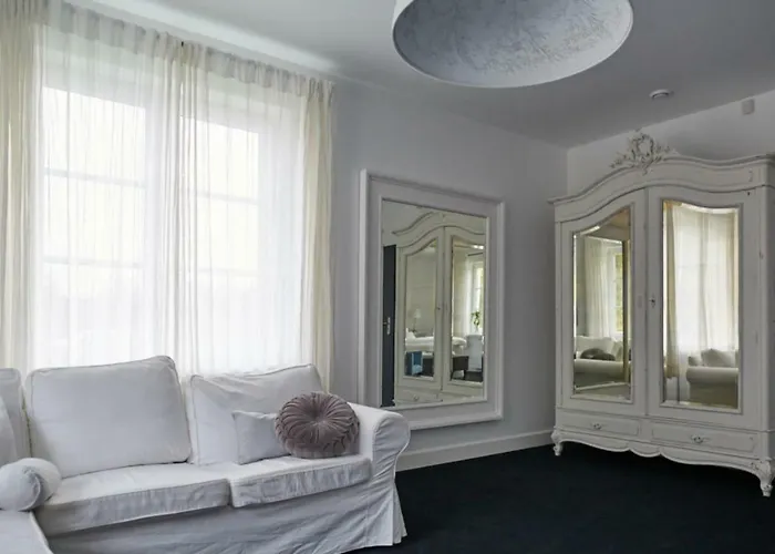 B&B Biala Wstazka Czepino